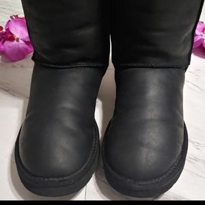 CLASSIC SHORT WOOL LINED UGG AUSTRALIAN LEATHER BOOTS